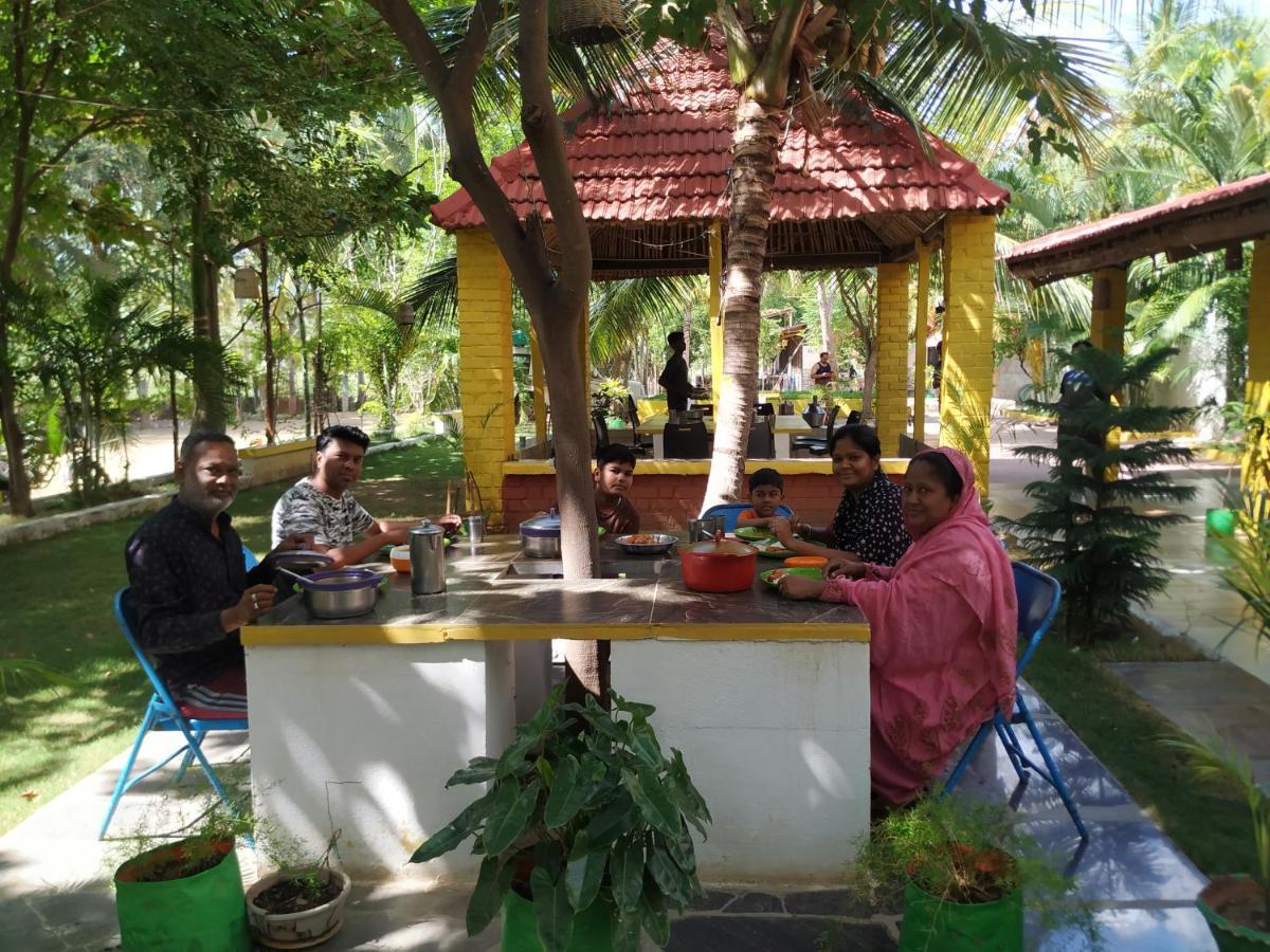 Holiyday In Vgf Farm House Dānishpet Εξωτερικό φωτογραφία